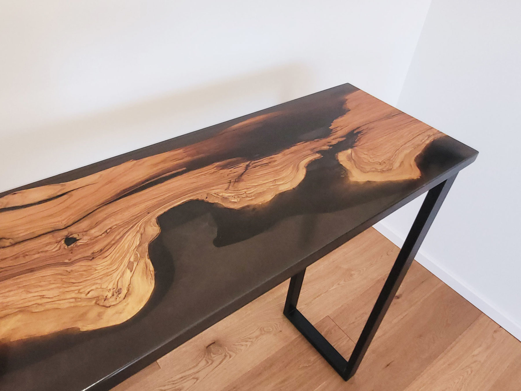 Table bois et résine Annecy Savoie